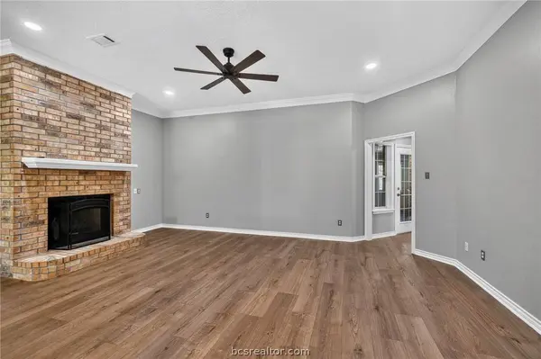2301 Kuykendall CIR, Bryan, TX 77808