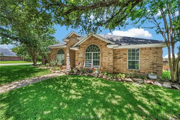 2301 Kuykendall CIR, Bryan, TX 77808