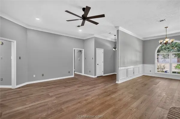 2301 Kuykendall CIR, Bryan, TX 77808