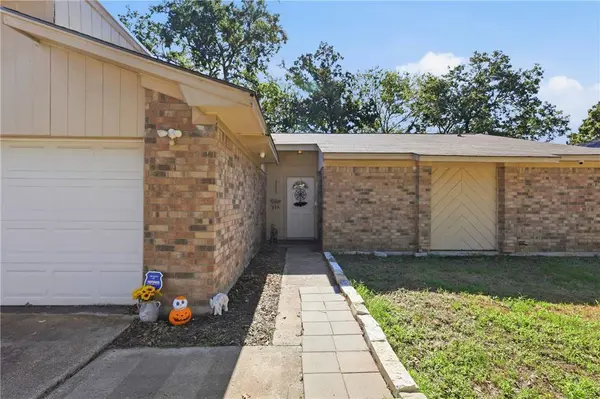 3235 Red Robin LOOP, Bryan, TX 77802