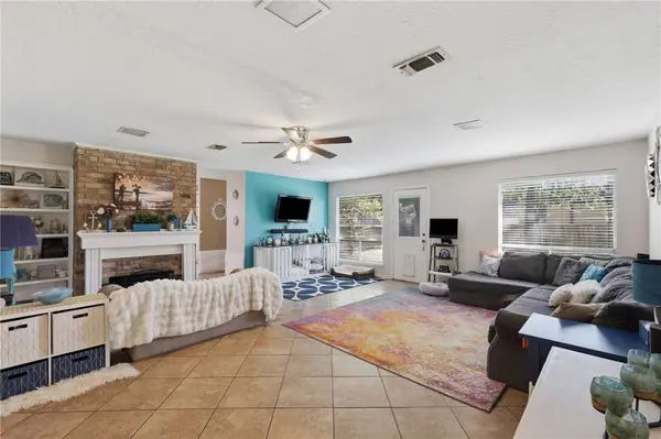 3235 Red Robin LOOP, Bryan, TX 77802