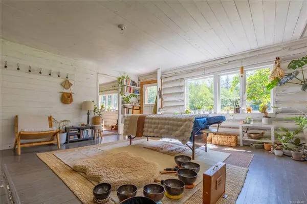 4501 Short Rd, Pender Island, BC V0N 2M1