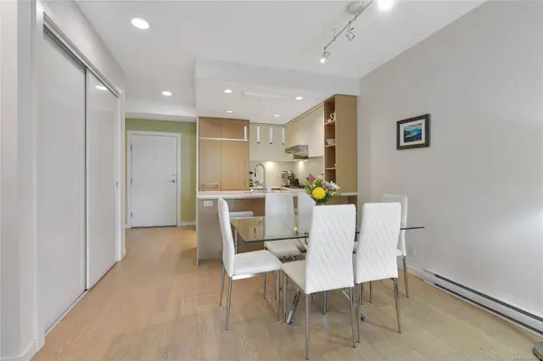 1033 Cook St ##211, Victoria, BC V8V 0E1