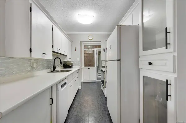 848 Esquimalt Rd ##214, Esquimalt, BC V9A 6W9