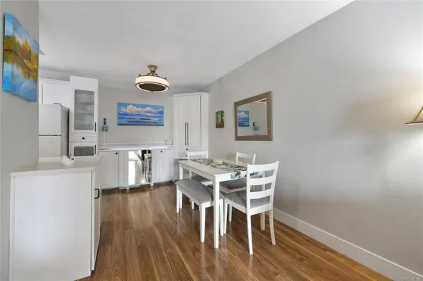 848 Esquimalt Rd ##214, Esquimalt, BC V9A 6W9