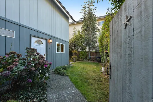 444 Michigan St ##2, Victoria, BC V8V 1R5