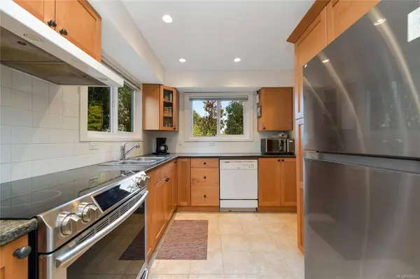 444 Michigan St ##2, Victoria, BC V8V 1R5