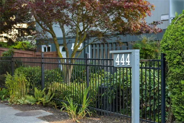 444 Michigan St ##2, Victoria, BC V8V 1R5