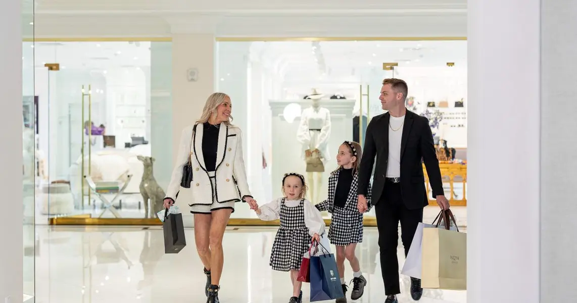 Shopping & Walkable Areas