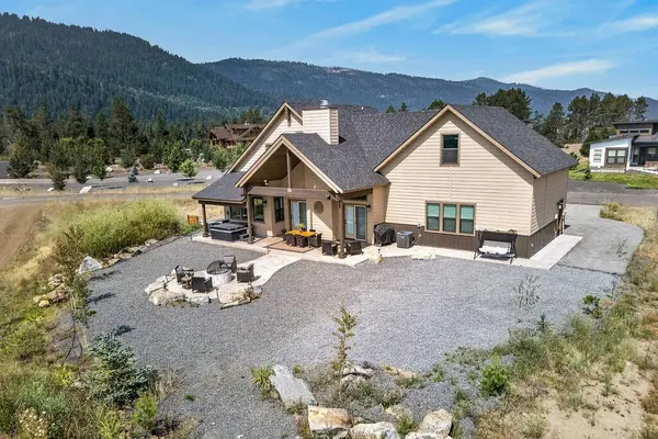 13102 Hawks Bay Road, Donnelly, ID 83615