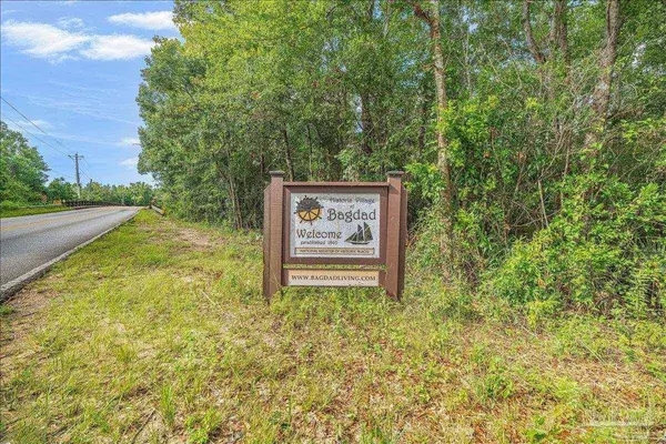 0000 Knight Dr, Bagdad, FL 32570