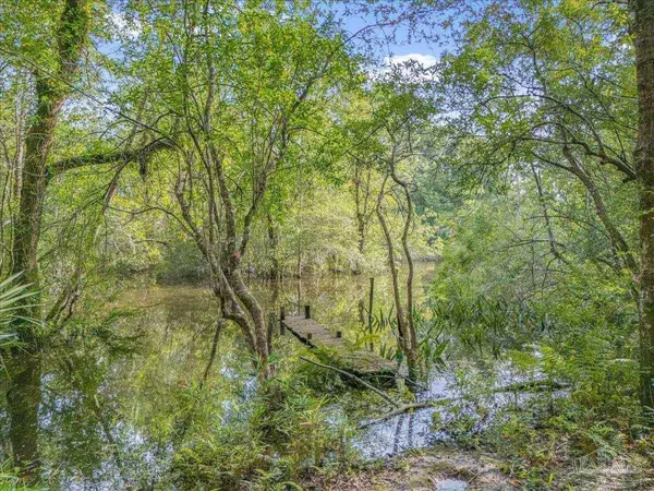 0000 Knight Dr, Bagdad, FL 32570