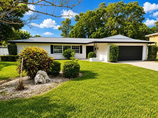 810 ALLAMANDA DR, Largo, FL 33770