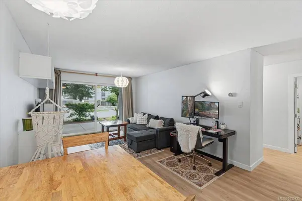 1600 Dufferin Cres ##104, Nanaimo, BC V9S 5N2