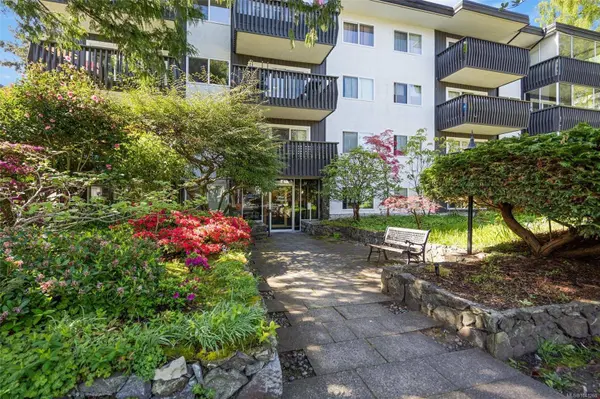 1035 McClure St ##204, Victoria, BC V8V 3G1