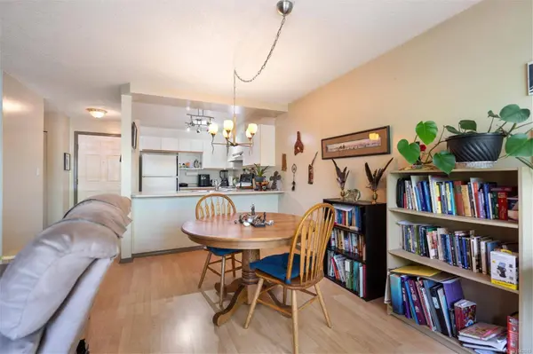 1055 Hillside Ave ##204, Victoria, BC V8T 2A4