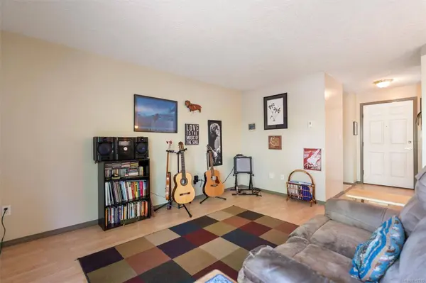1055 Hillside Ave ##204, Victoria, BC V8T 2A4