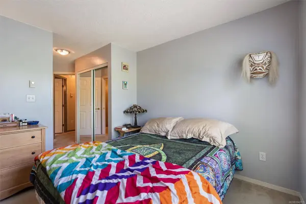 1055 Hillside Ave ##204, Victoria, BC V8T 2A4