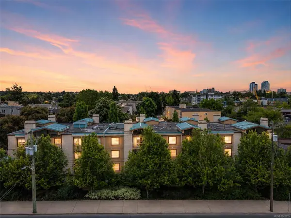 1055 Hillside Ave ##204, Victoria, BC V8T 2A4
