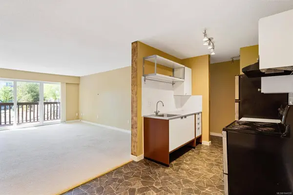 1035 McClure St ##204, Victoria, BC V8V 3G1