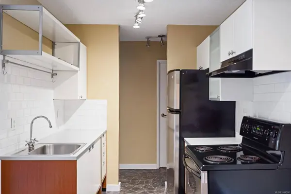 1035 McClure St ##204, Victoria, BC V8V 3G1