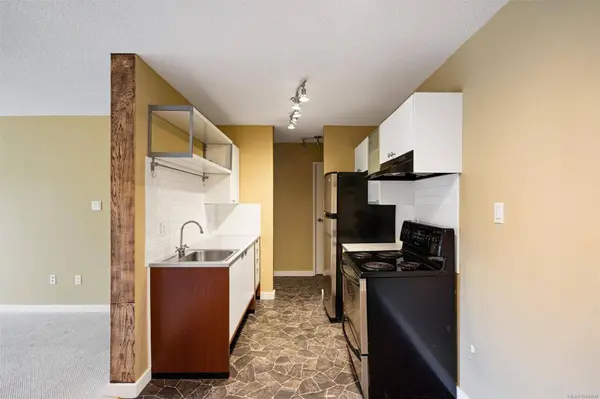 1035 McClure St ##204, Victoria, BC V8V 3G1