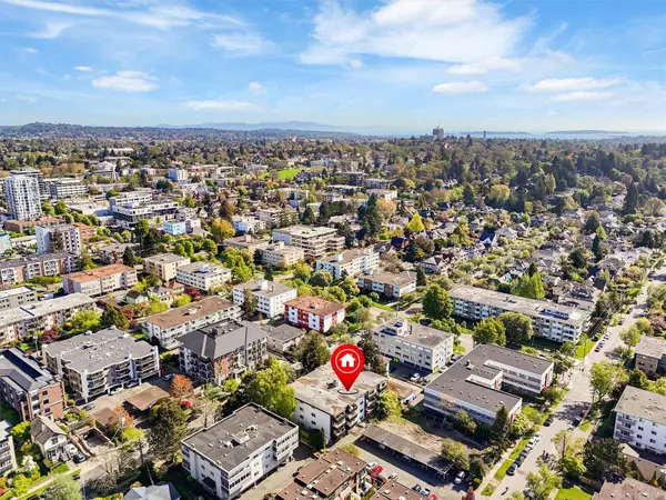 1035 McClure St ##204, Victoria, BC V8V 3G1