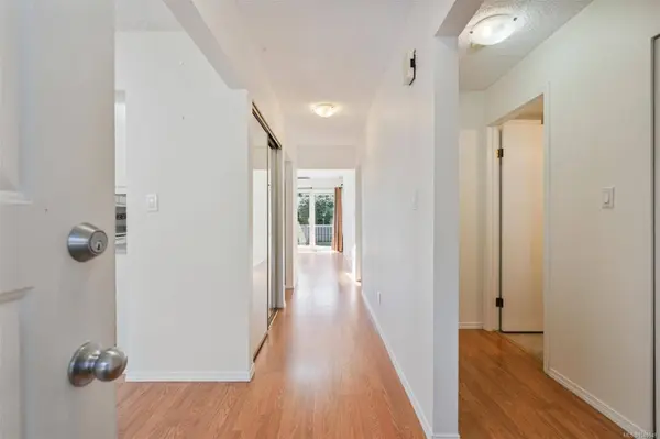 1184 Clarke Rd ##4, Central Saanich, BC V8N 2C3