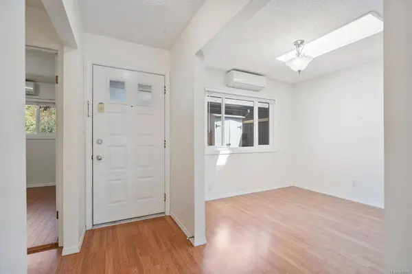1184 Clarke Rd ##4, Central Saanich, BC V8N 2C3