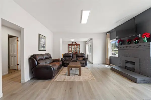 588 Heatherly Rd, Colwood, BC V9C 1K1