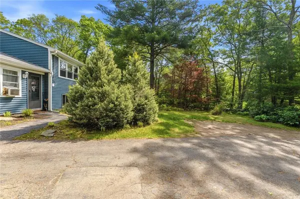 2654 Harkney Hill RD, Coventry, RI 02816