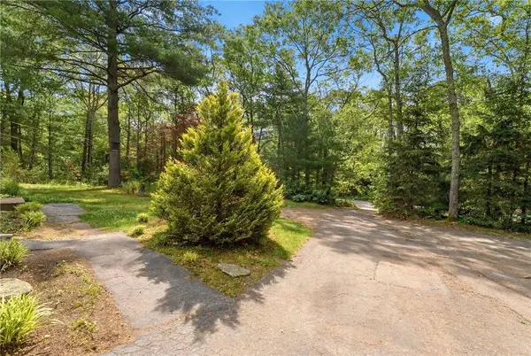 2654 Harkney Hill RD, Coventry, RI 02816