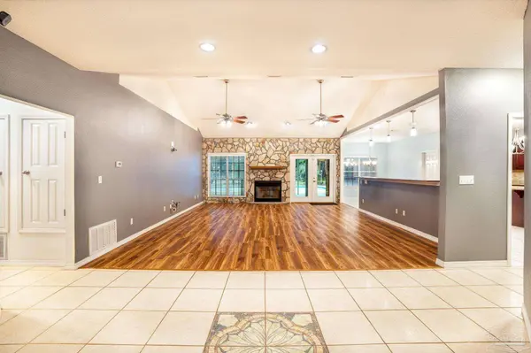 1911 Tillman Ln, Pensacola, FL 32526