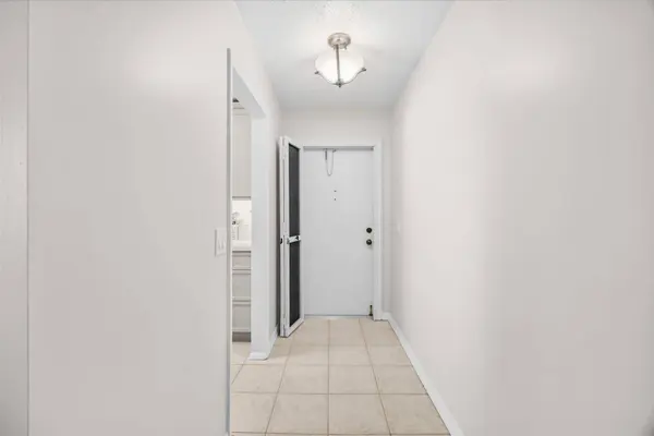 2600 SE OCEAN BLVD #DD-8, Stuart, FL 34996