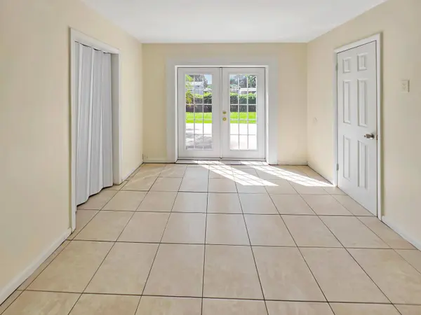 1331 3RD CT, Vero Beach, FL 32960