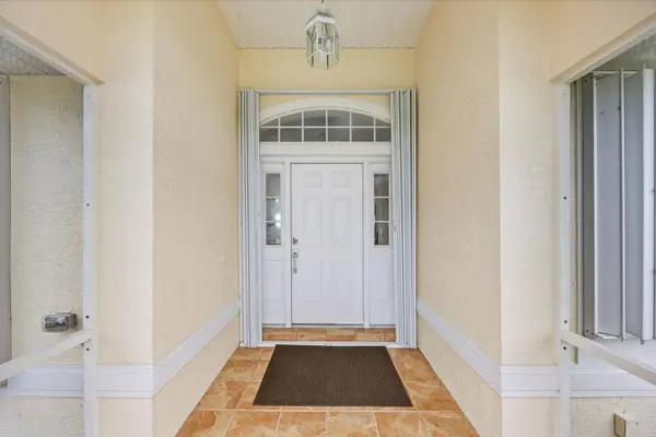 122 Queen Frederika CT, Hutchinson Island, FL 34949