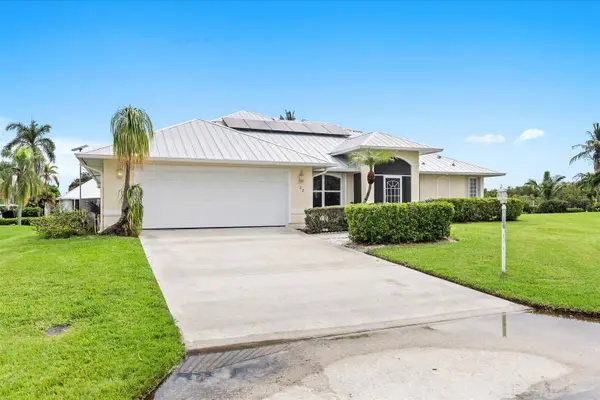 122 Queen Frederika CT, Hutchinson Island, FL 34949
