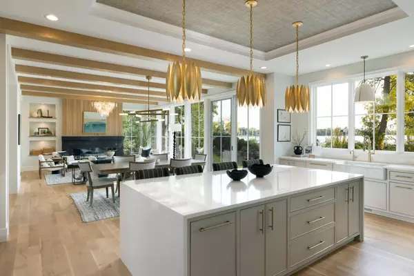 1038 Lake ST E, Wayzata, MN 55391