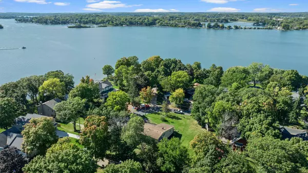 2800 Casco Point RD, Orono, MN 55391