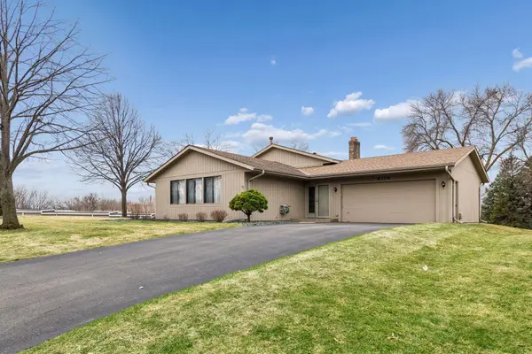 8706 Westwind CIR, Eden Prairie, MN 55344