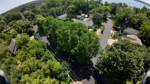 1150 La Salle ST, Wayzata, MN 55391