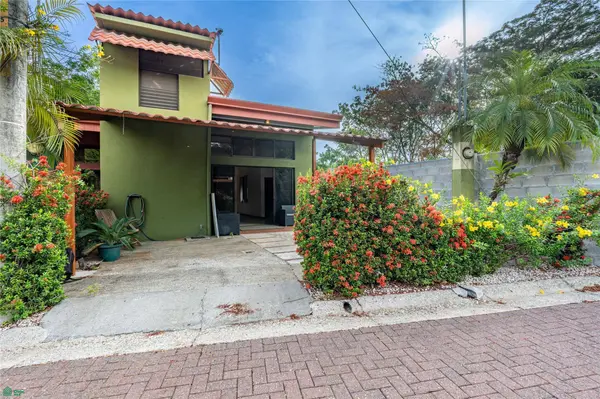 Barco Quebrado Condo #22, Samara, Guanacaste 50205