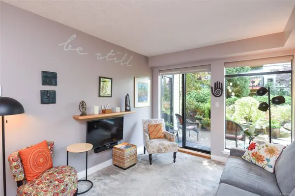 2300 Mansfield Dr ##212, Courtenay, BC V9N 3S3