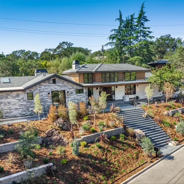 feature image of Why Luxury Homebuyers Are Redefining Estate Living in Napa