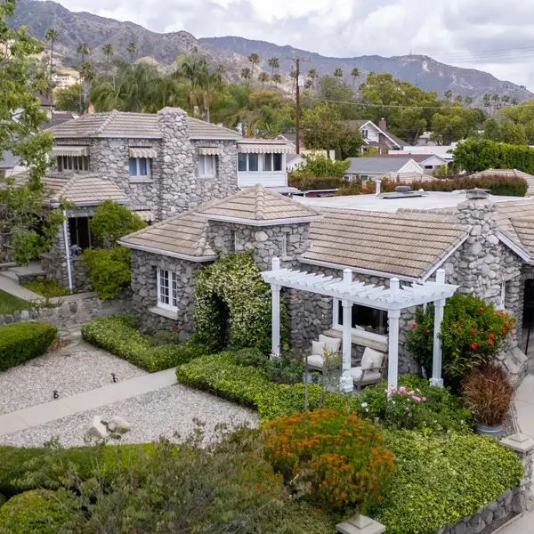 feature image of Historic Homes That Bring America's Story to Life