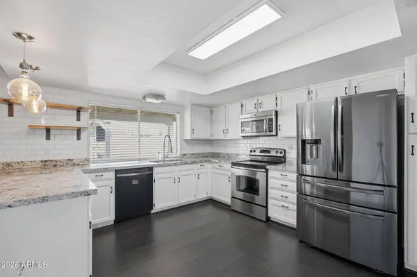 5020 W ROYAL PALM Road, Glendale, AZ 85302