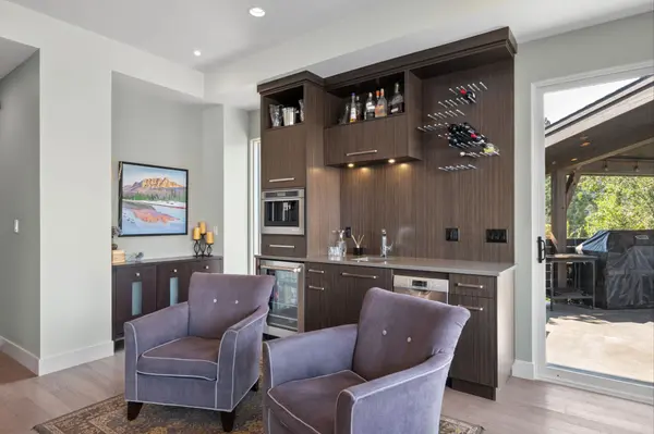 1555 Kicking Horse Way-32