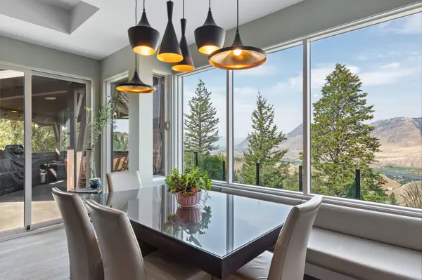 1555 Kicking Horse Way-29