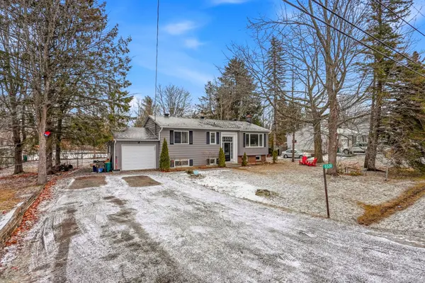 6529 Rideau Valley Drive