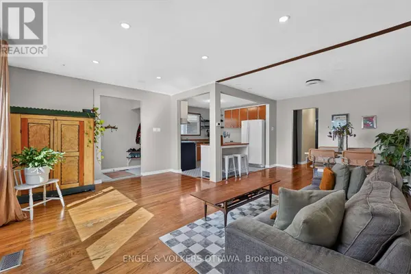 793 TROJAN AVENUE, Ottawa, ON K1K2P6